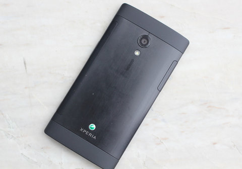 mặt lưng sony-xperia ion lt28.jpg